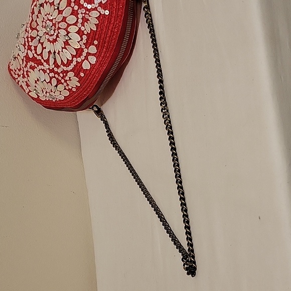 Eric Javits Red Straw Beaded Shoulder Bag - Picture 5 of 11